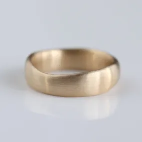 10k Yellow Gold Medium Sculpted Band