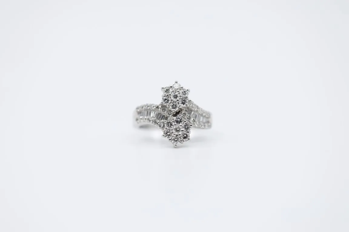 14k White Gold 1.58ctw Diamond Floral Ring Size 7.5 (5.30g.)