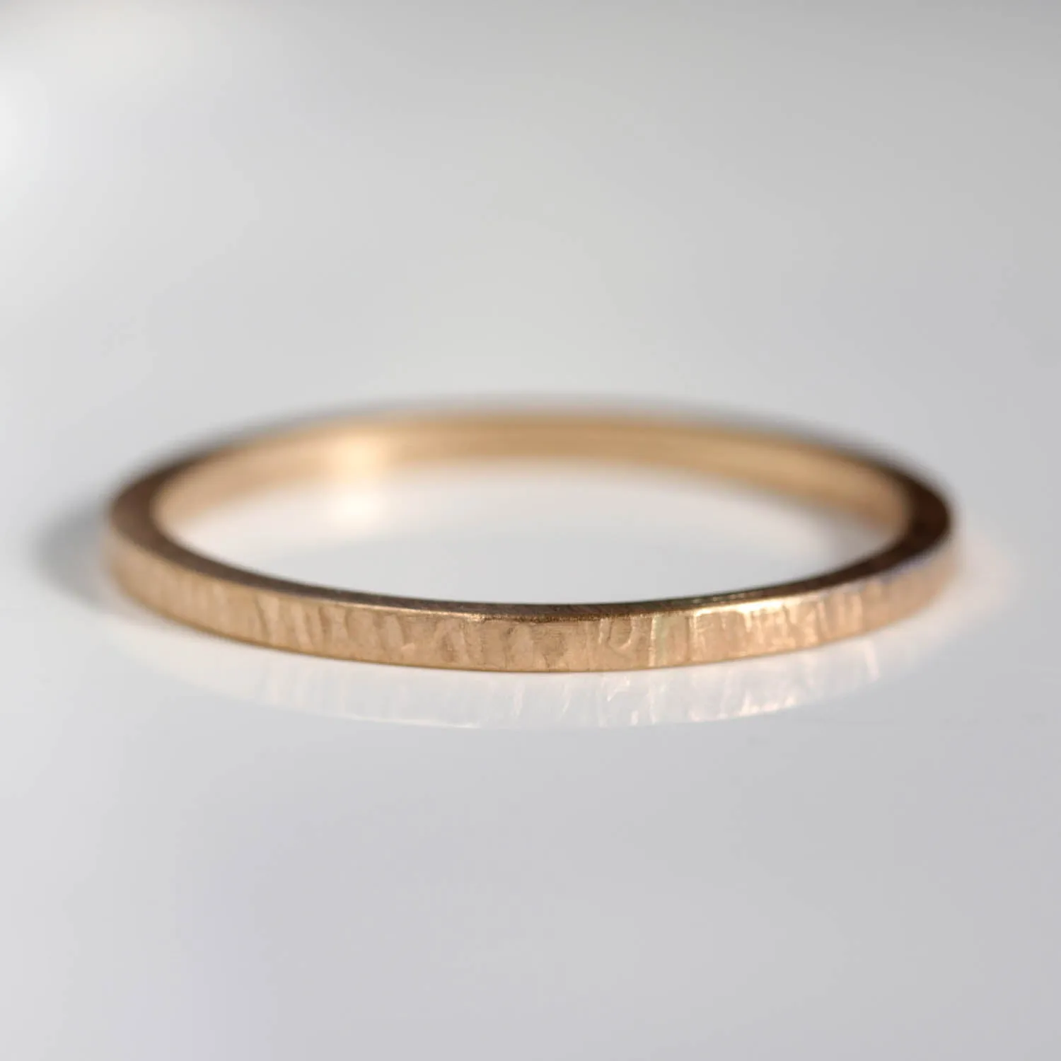 1.5mm Yellow Gold Square Wood Texture Band