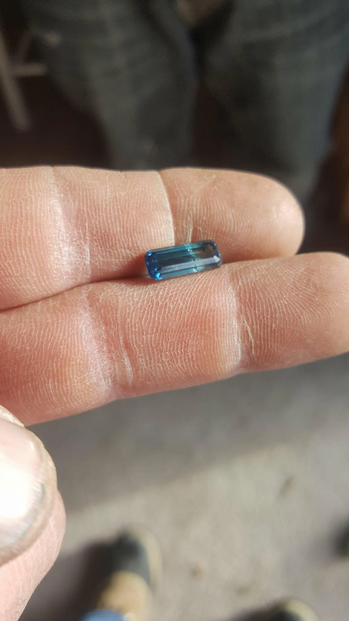 4.00 CTS FADING BLUE MONTANA SAPPHIRE