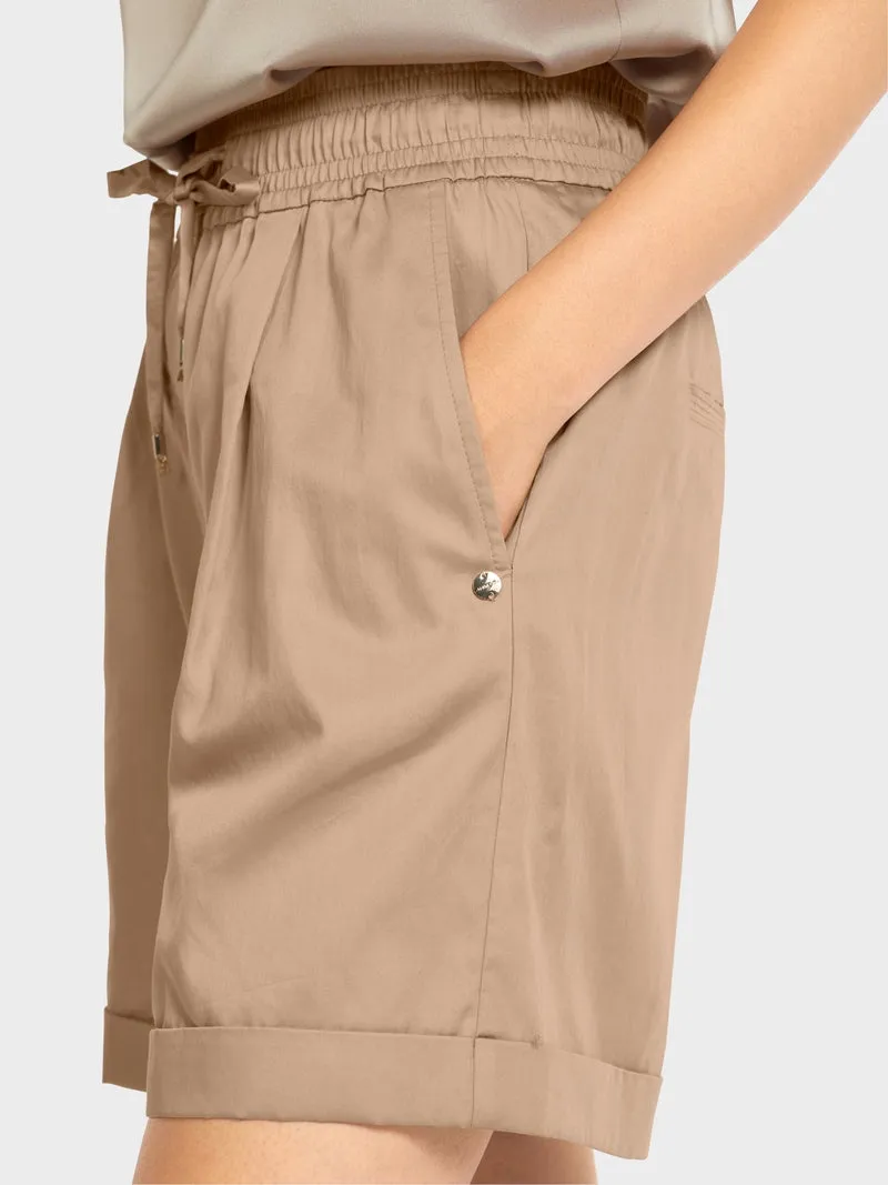 KHAKI JOGGER SHORTS