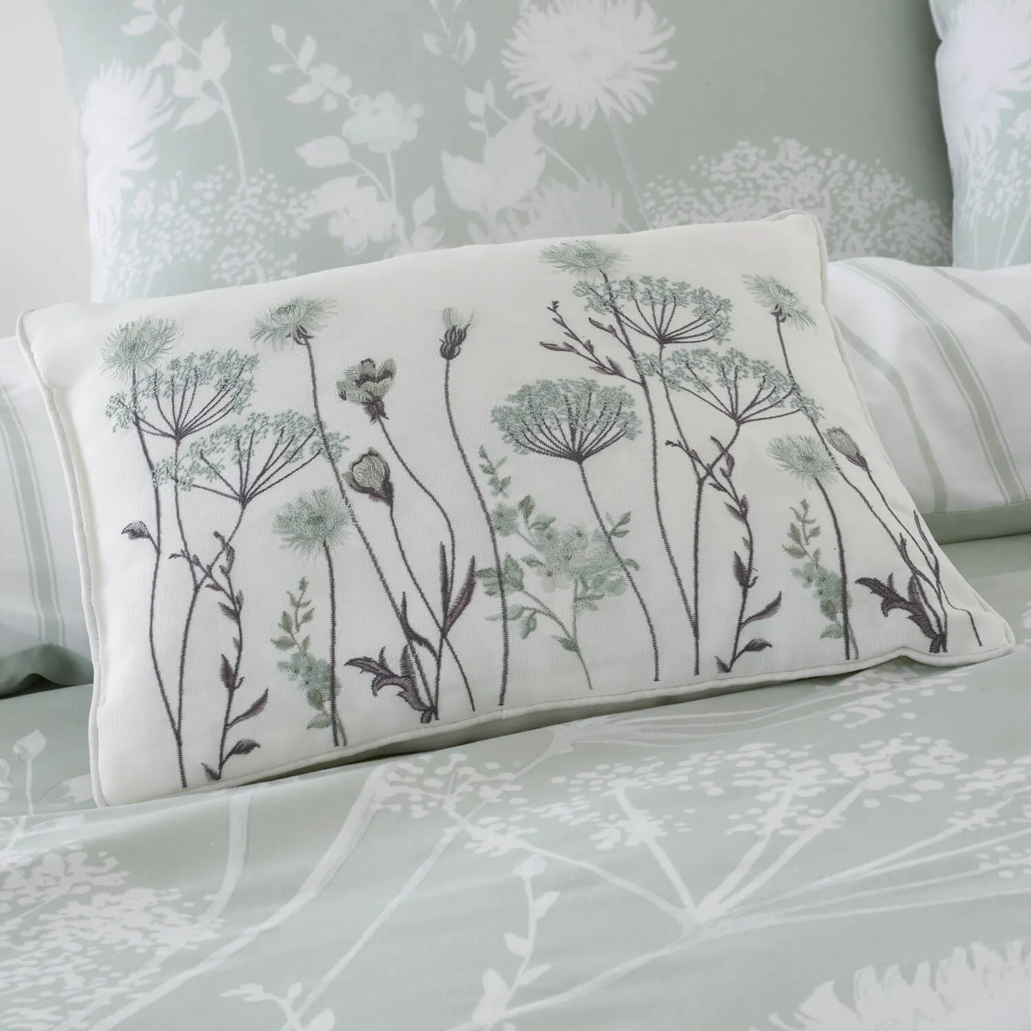 Meadowsweet Floral Duvet Cover Set - White/Green