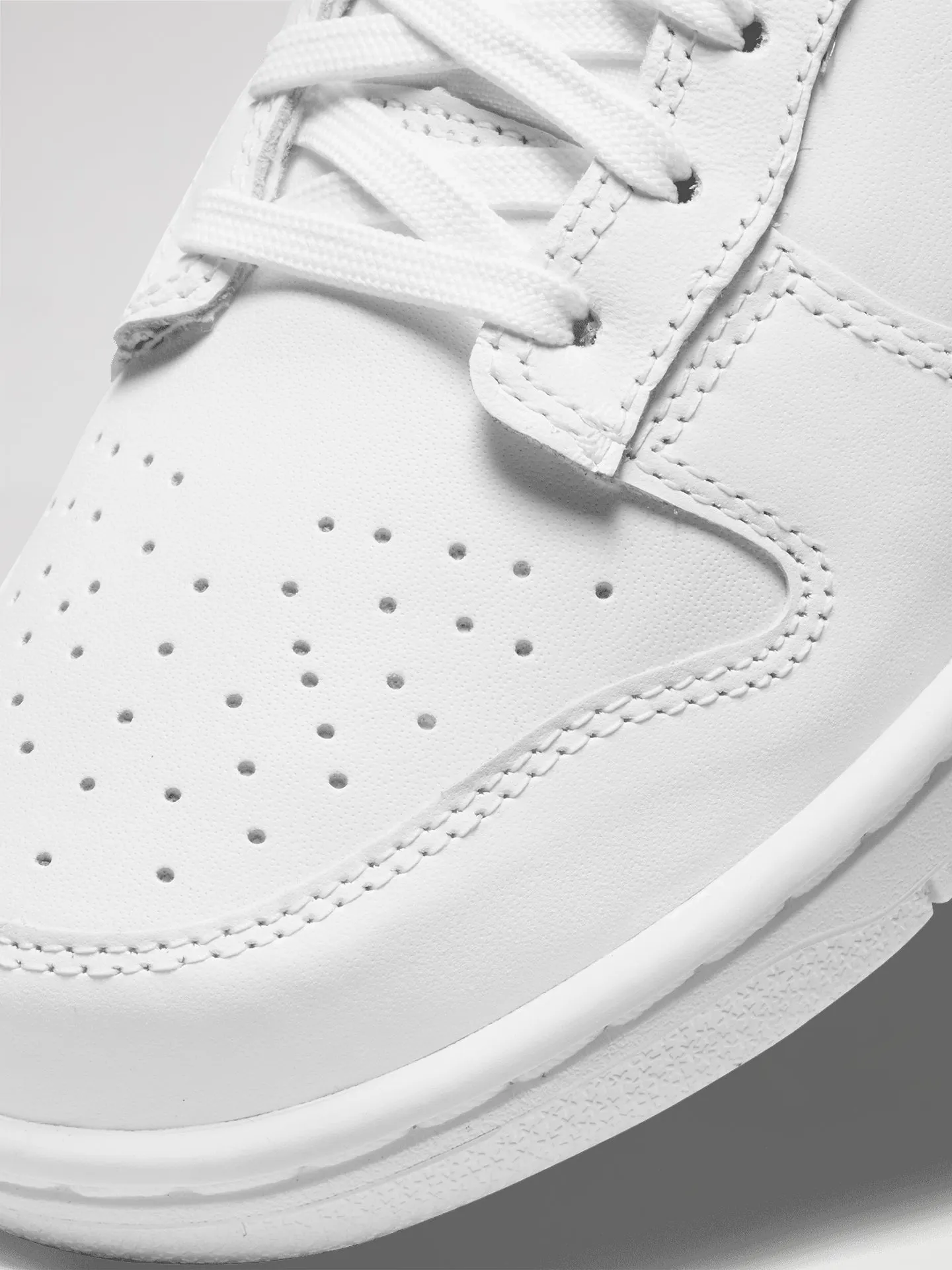 Nike Dunk Low - WHITE/WHITE-WHITE