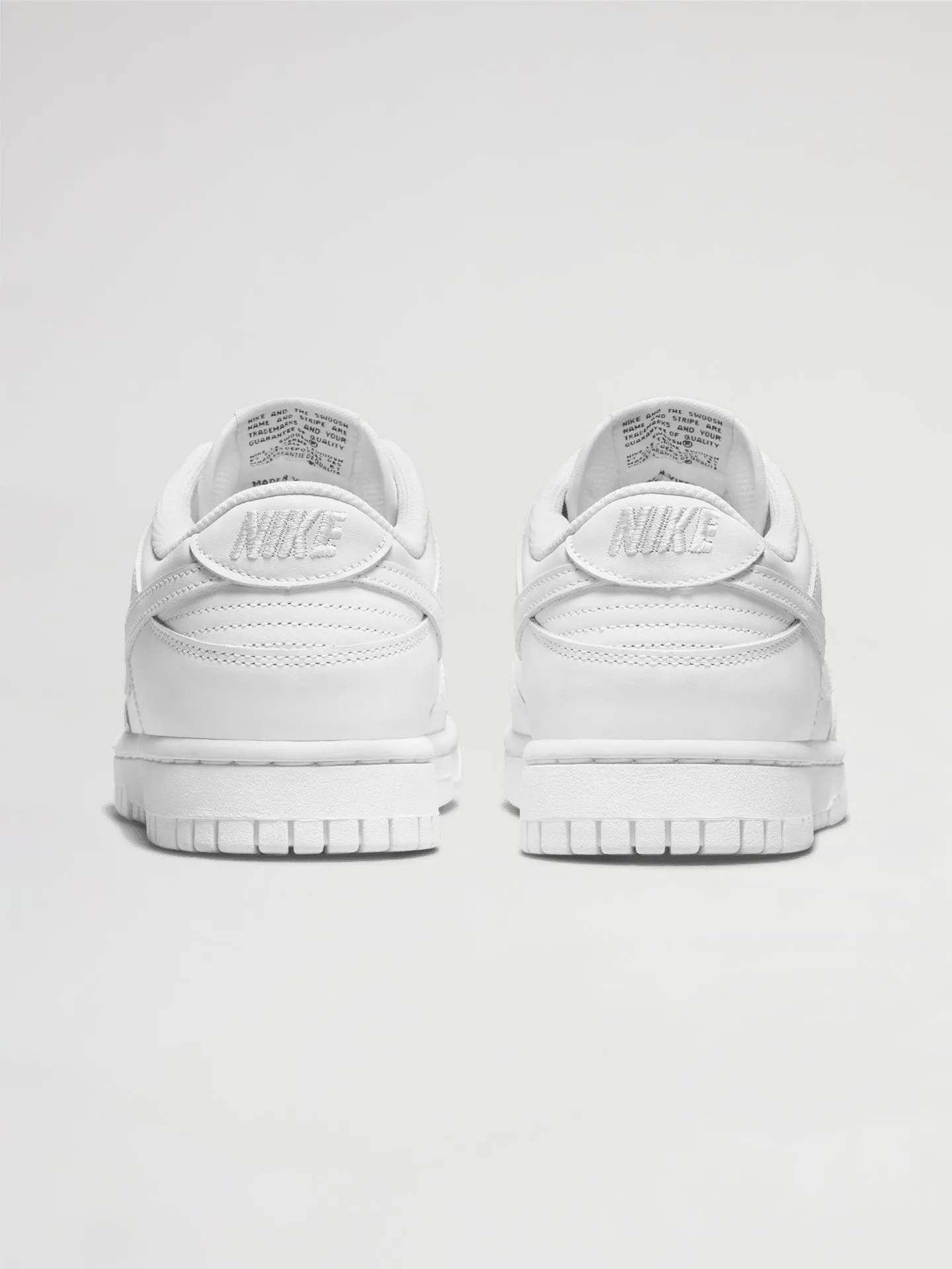 Nike Dunk Low - WHITE/WHITE-WHITE