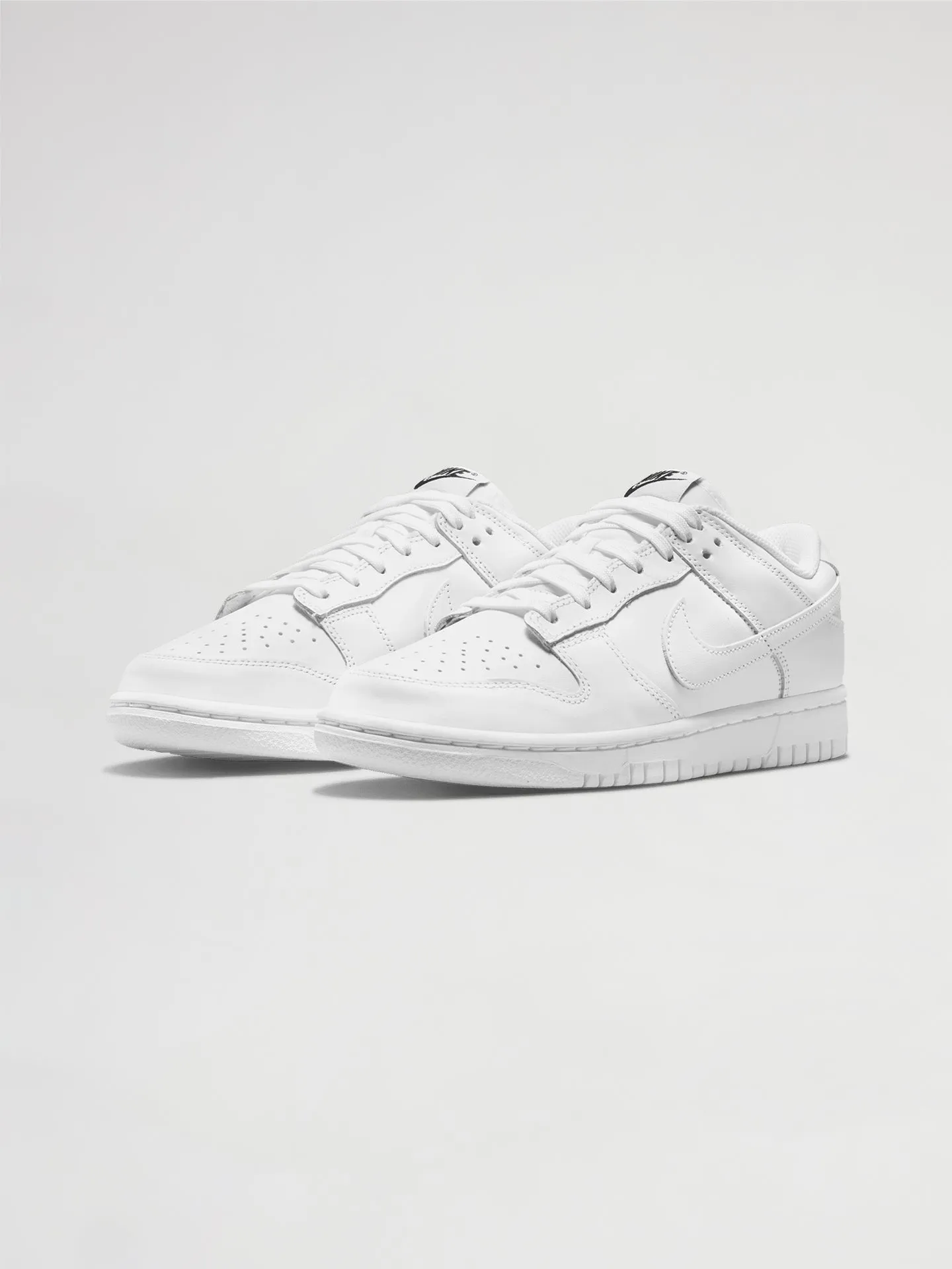 Nike Dunk Low - WHITE/WHITE-WHITE